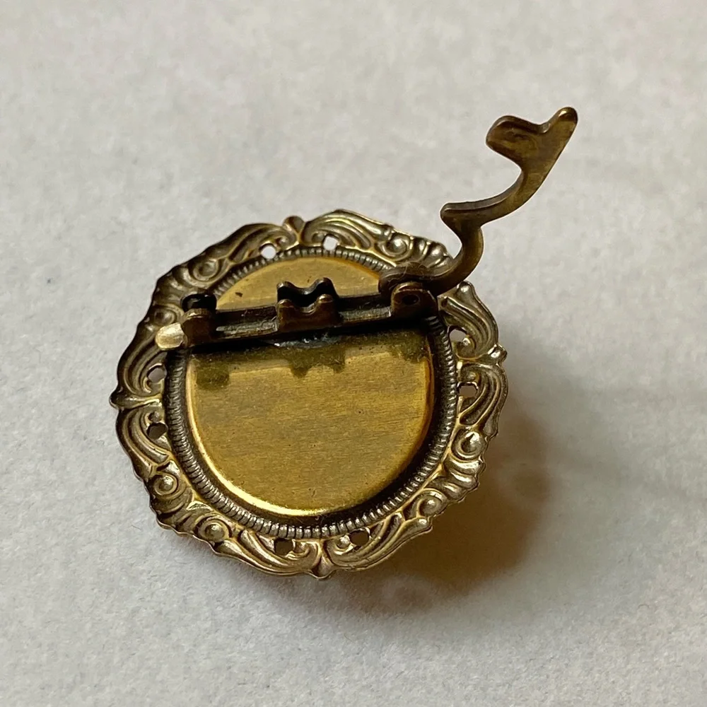 Vintage Rose Cameo